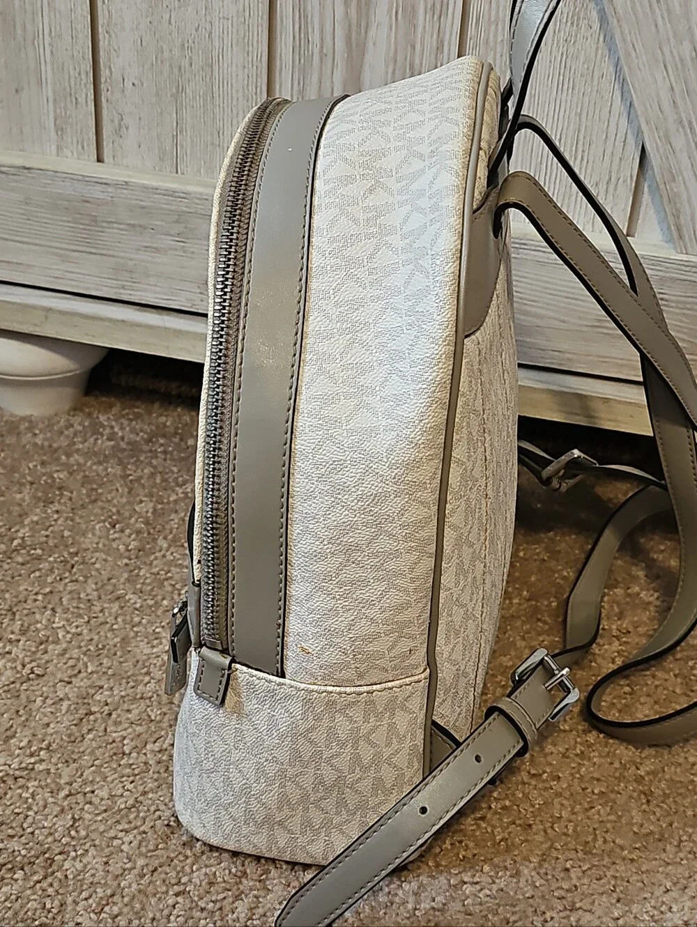 Michael Kors compact michael